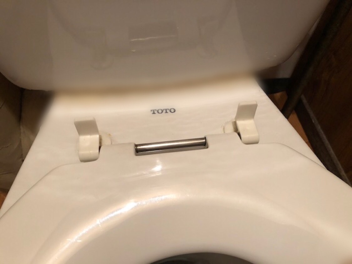 トイレ　蓋がない
