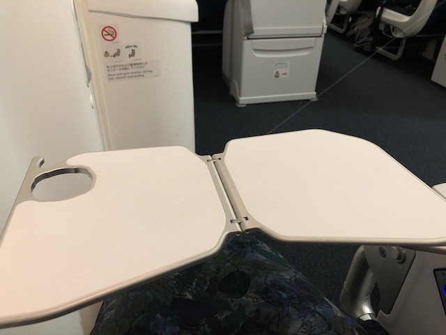 ボーイング787 非常口席